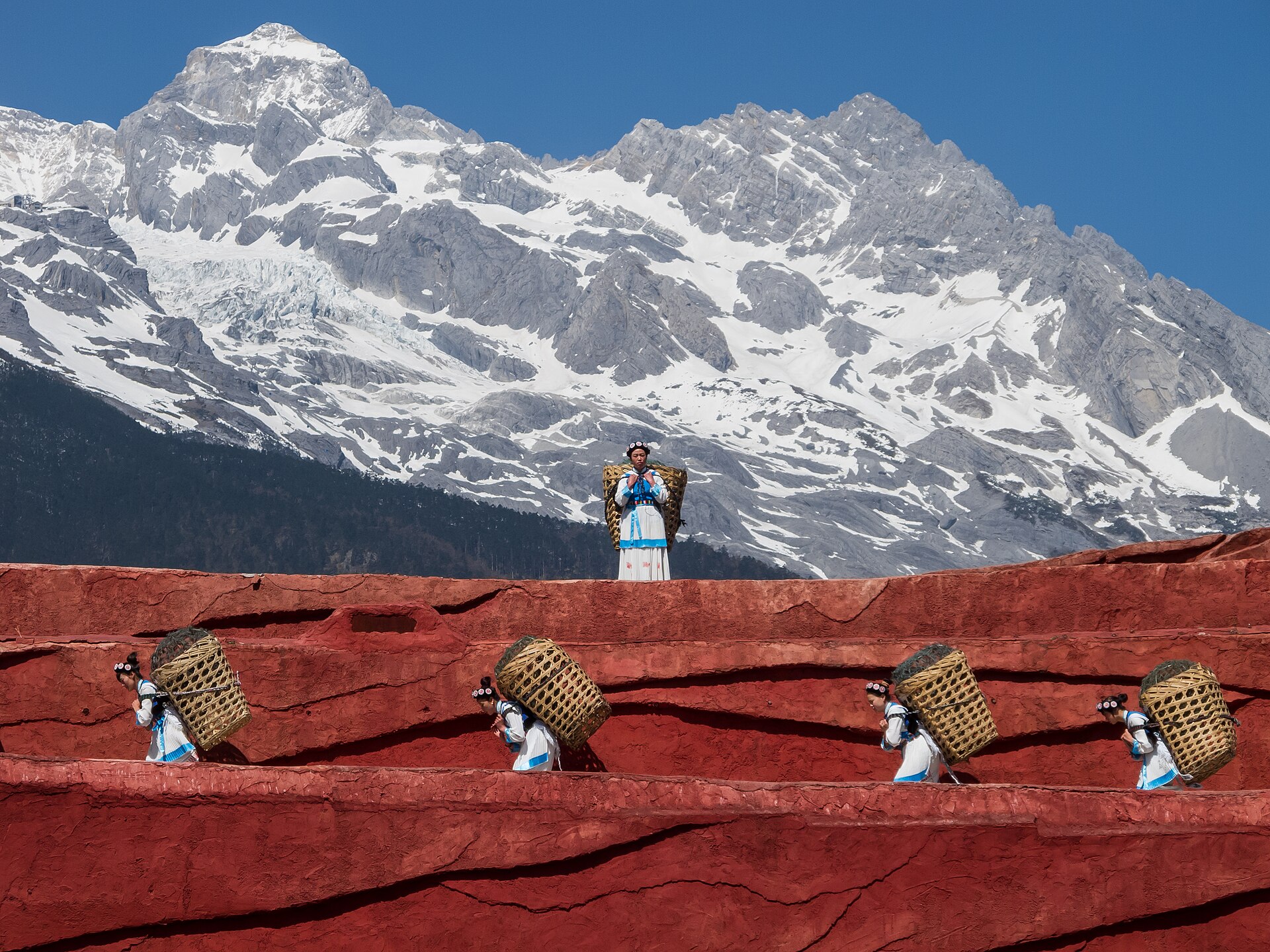 Jade Dragon Snow Mountain gallery image 1