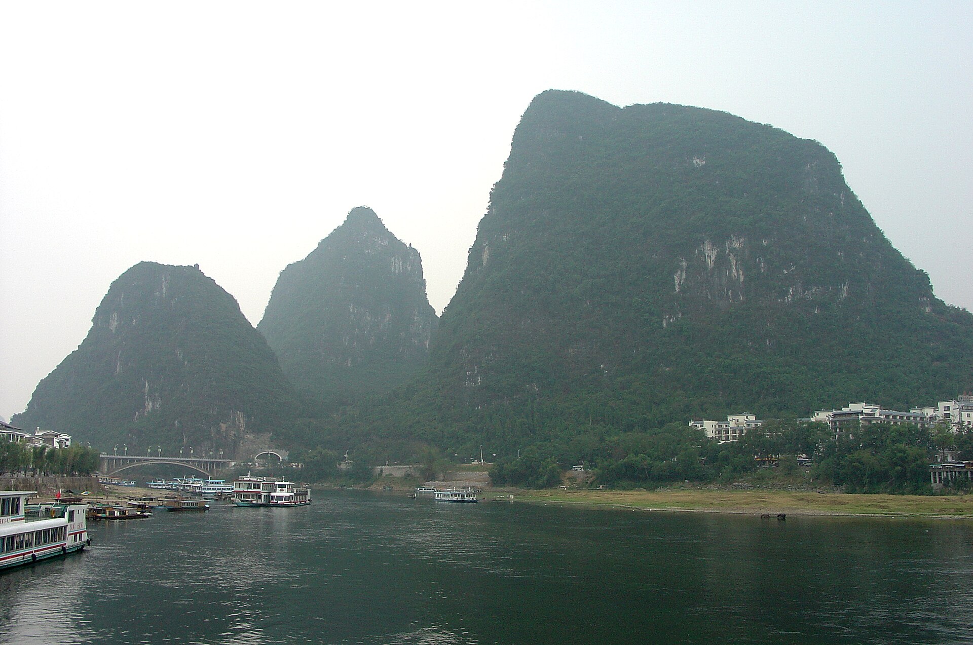 Li River cruise (Guilin to Yangshuo) gallery image 3