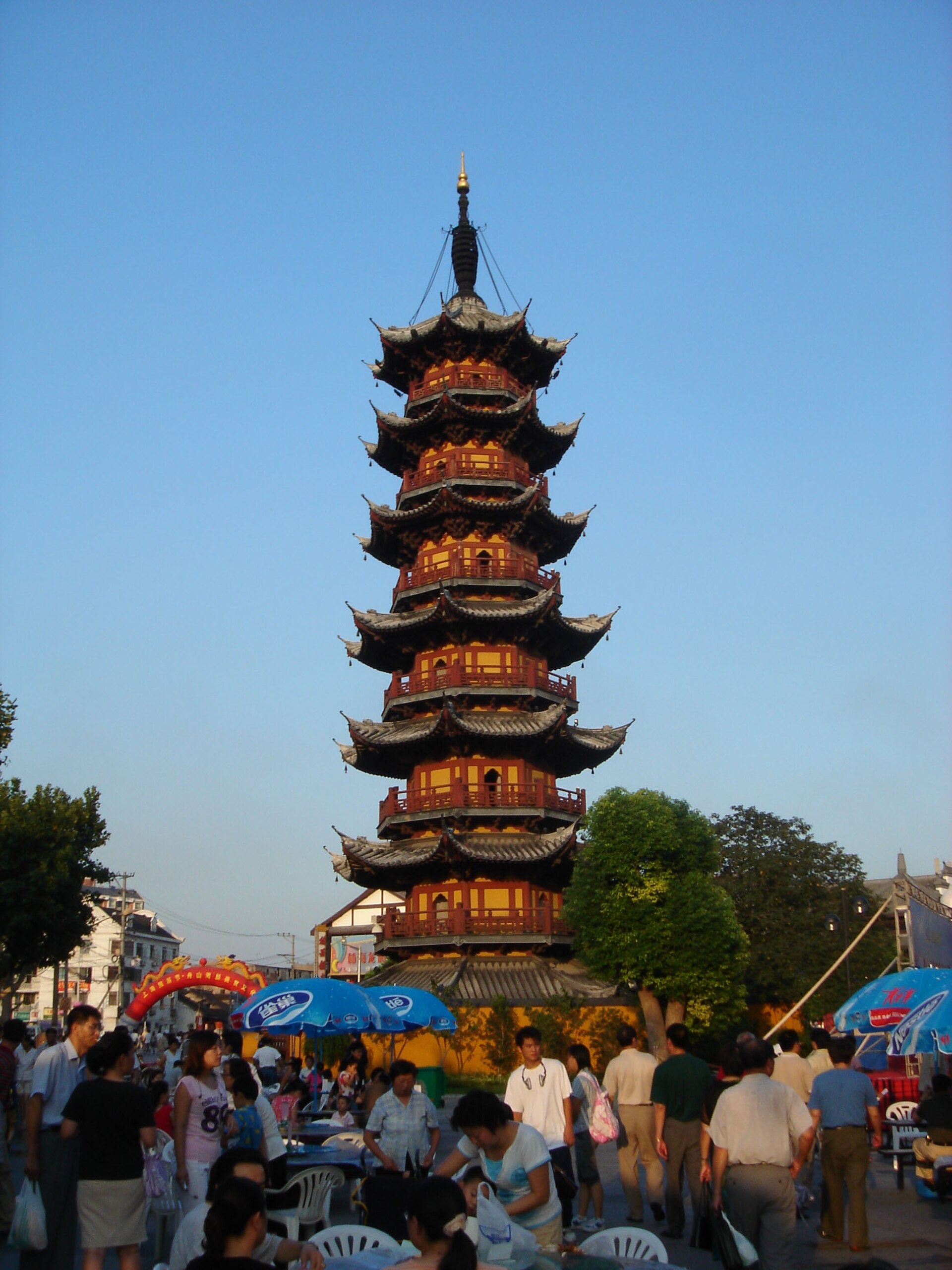 Longhua Temple and Pagoda gallery image 3